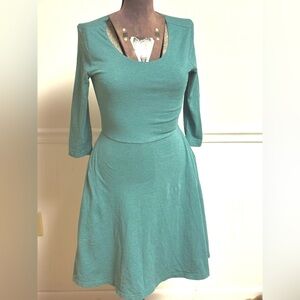 PACT Organic cotton Fit and Flare scooped neck Dress in Teal szS